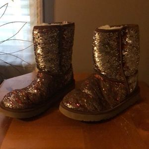 Color Changing Sequin Uggs! Size 10